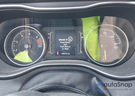 2020 Jeep Cherokee Latitude Plus Fwd z USA, uszkodzony, nr VIN 1C4PJLLB7LD561545